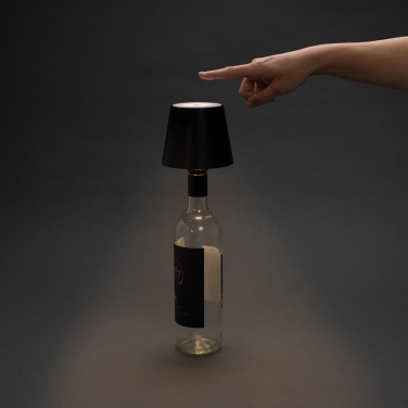 : BottleGlow Lampe aus RCS recyceltem Kunststoff