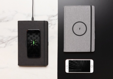 Logotrade Firmengeschenke das Foto: Air 5W Wireless Charging nachfüllbares Journal-Cover A5