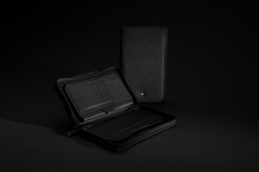 Logotrade Firmengeschenke das Foto: Swiss Peak Heritage RCS rPU RFID Travel Wallet