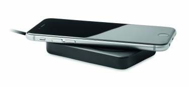 Logotrade Werbegeschenke das Foto: Powerbank mit Ladestation 15W, 5000 mAh