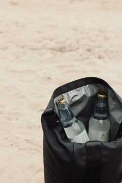 Logotrade Firmengeschenke das Foto: VINGA Baltimore RCS Roll-Top Kühltasche