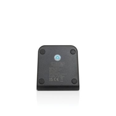 Logotrade Werbegeschenke das Foto: VoltPerch 15W magnetischer Wireless Charger aus RCS rec. ABS