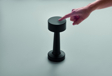 Logotrade Werbegeschenke das Foto: USB-Tischlampe Metall