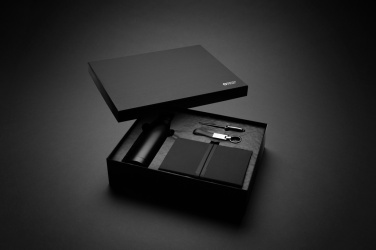 Logotrade Logogeschenke das Foto: Swiss Peak RCS Deluxe Business-Set mit Flasche