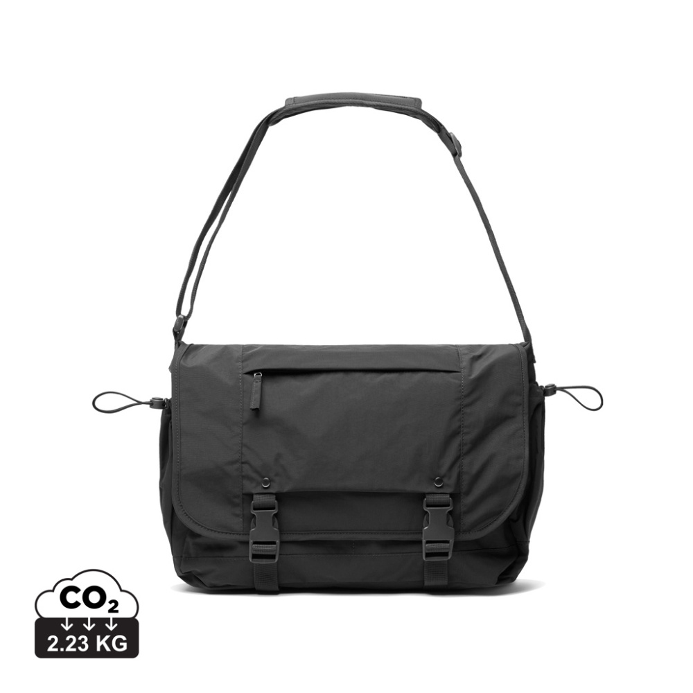 Logotrade Werbeartikel das Foto: KENTO URBAN 15,6" Messenger aus RCS recyceltem Nylon