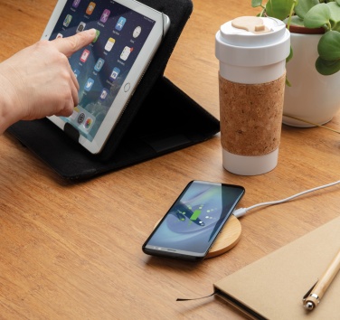 Logotrade corporate gift picture of: Bamboo 5W round wireless charger