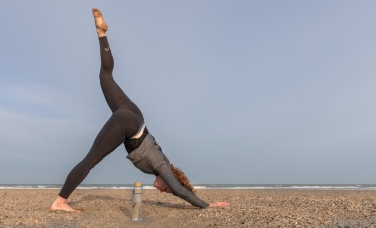 Logo trade reklaamtooted foto: Impact borosilikaatklaasist pudel bambusest kaanega