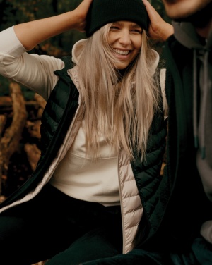 Logotrade meened pilt: Iqoniq Meru naiste taaskasutatud polüestrist vest