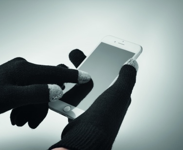 Logo trade reklaamtooted foto: Talvekomplekt taaskasutatud materjalist, kindad, müts ja sall