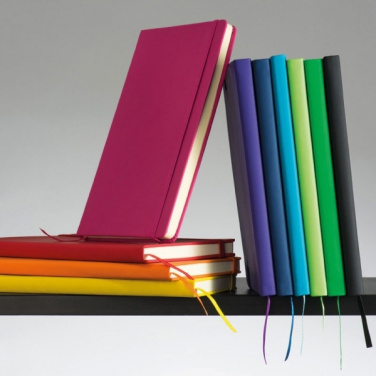 Logotrade firmakingituse foto: Sametiste kaantega A5 märkmik Kiel