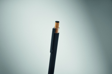 Logotrade ärikingituse foto: BERGAMO ++ taaskasutatud alumiiniumist pastakas