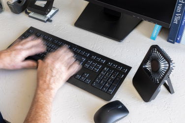 Logo trade reklaamkingi pilt: Aervina RCS taaskasutatud plastist laetav lauaventilaator