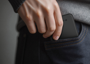 Logotrade mainostuotet kuva: Urban Vitamin Pomona Qi2.2 25 W magneettinen varavirtalähde