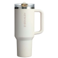 Stanley Quencher® ProTour 1180 ml kierrätetystä ruostumattomasta teräksestä valmistettu eristetty flip straw juomamuki , Kerma