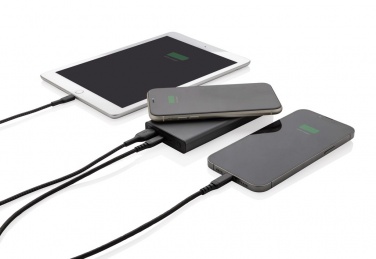 : Terra RCS pārstrādāta 18W alumīnija 10000 powerbank 10W