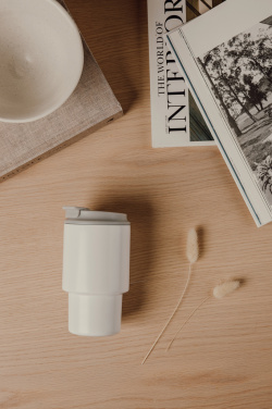 Logotrade biznesa dāvanas foto: VINGA Nagano RCS krūze līdzņemšanai 350 ml