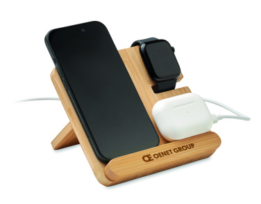 Лого трейд pекламные подарки фото: 3 in 1 15W wireless charger