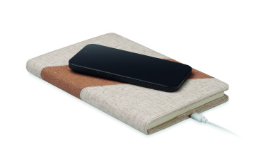 Лого трейд pекламные подарки фото: A5 notebook with 15W charger