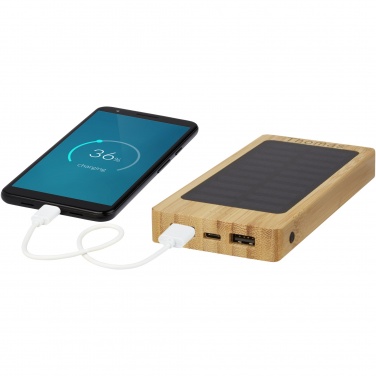 Logotrade profilprodukter bild: Alata 8 000 mAh soldriven powerbank av bambu