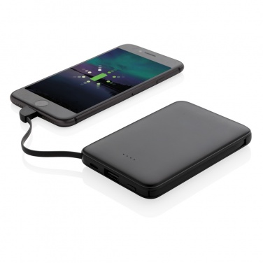 Logotrade kampanjprodukter bild: 5.000 mAh powerbank i fickformat med integrerade kablar