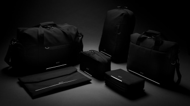 Logotrade reklamprodukter bild: Swiss Peak AWARE™ RFID och USB A laptopryggsäck