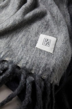 Logotrade profilprodukter bild: Vinga Saletto wool blend pläd