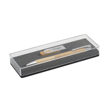 Logotrade kampanjprodukter bild: Bamboo Connect Giftset 8 GB