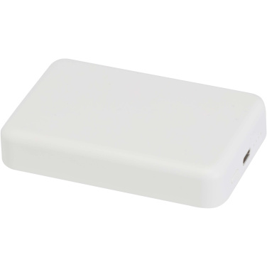 Logotrade reklamprodukter bild: Acrab 10 000 mAh 15 W magnetisk trådlös powerbank med 20 W PD – tillverkad av återvunnen plast