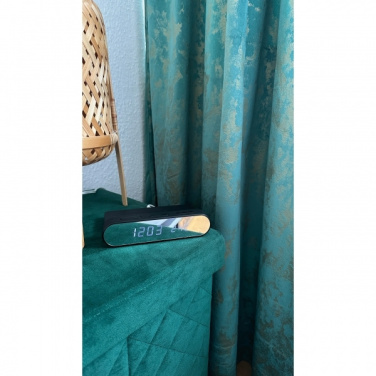 Logotrade profilreklam bild: Väckarklocka och trådlös laddare ADELAIDE