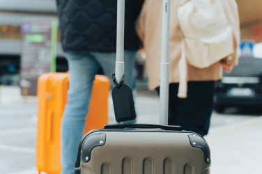 Logotrade kampanjprodukter bild: Globefind Dual RCS bagagetagg med global spårning